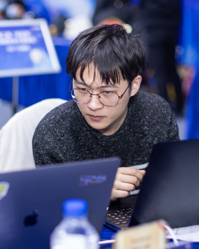 杨雅儒 照片